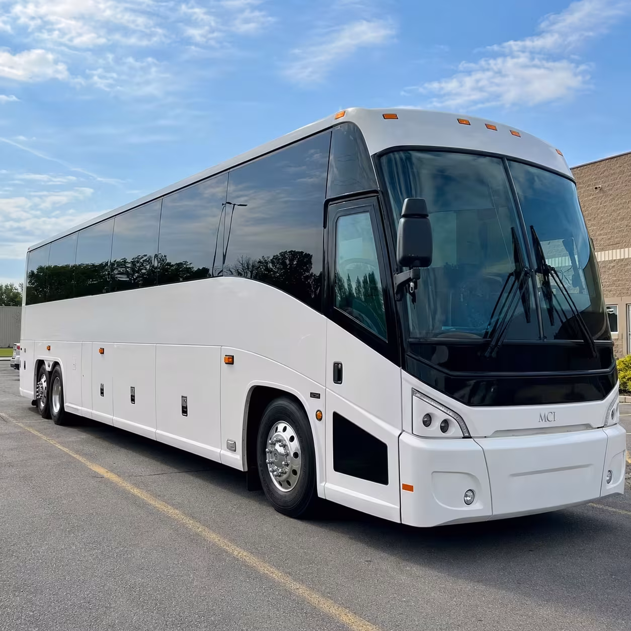 warner robins shuttle buses for robins air force base contractors