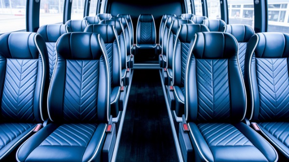 warner robins 15 passenger minibus rental